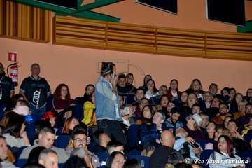 Acto de presentación de la murga teldense Los Nietos de Sarymanchez en el Teatro Víctor Jara de Vecindario (Foto Francisco Javier Santana)